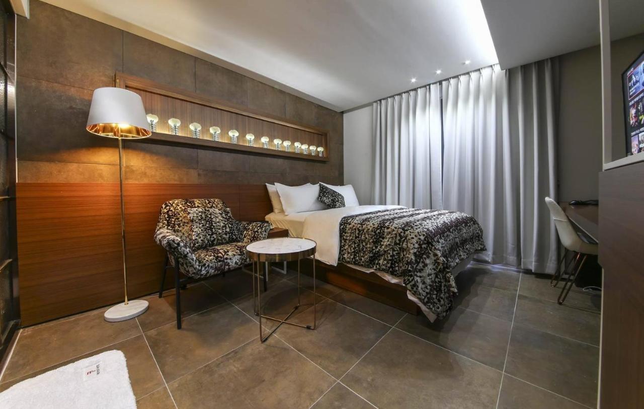 The Post Hotel Сеул Экстерьер фото